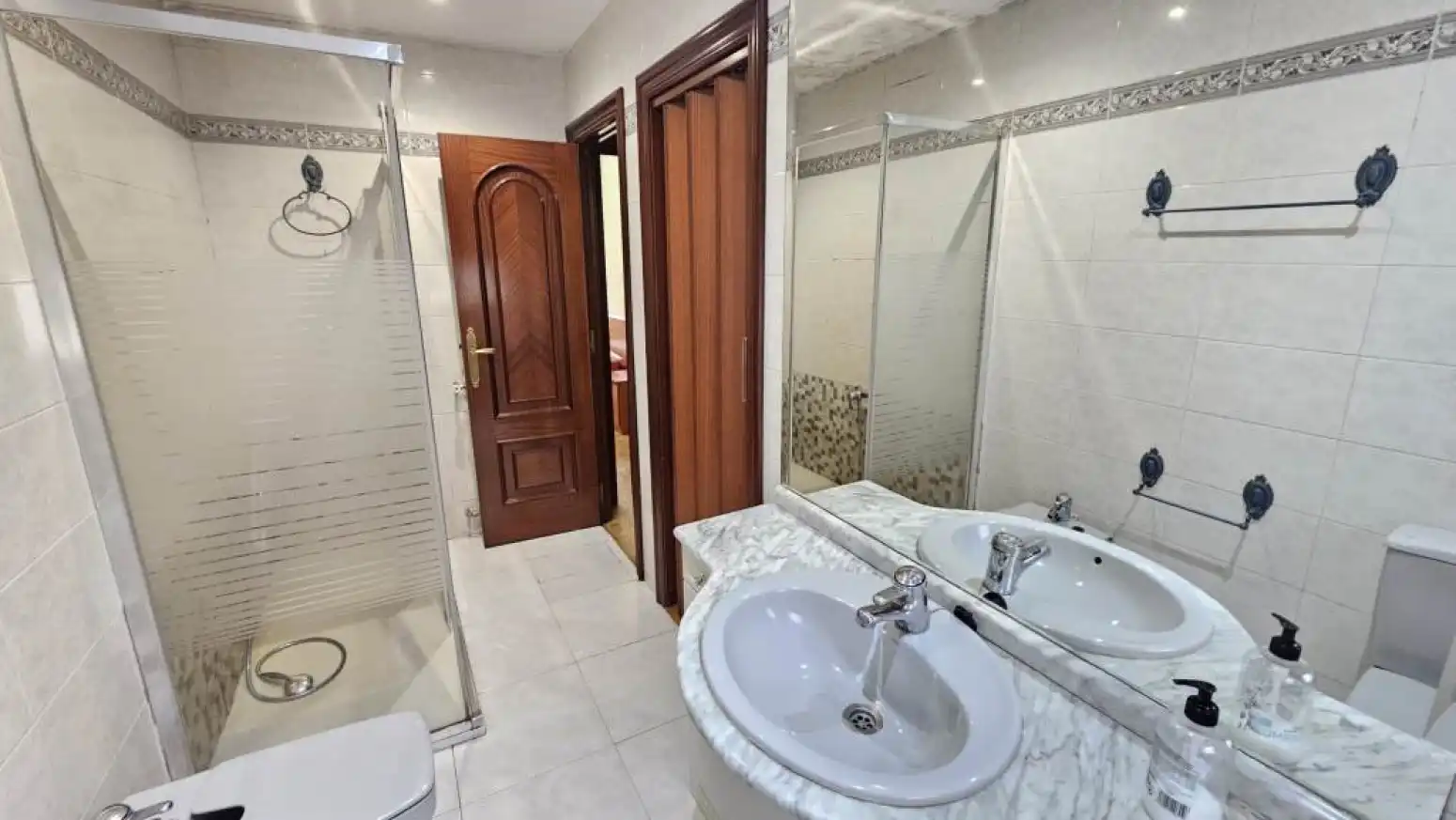Baño de Piso de alquiler en Salamanca con Calefacción, Parquet y Terraza