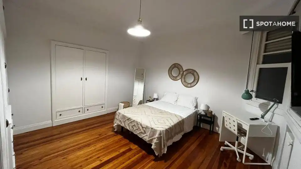 Bedroom of Flat for share in Bilbao   with Air Conditioner and Terrace