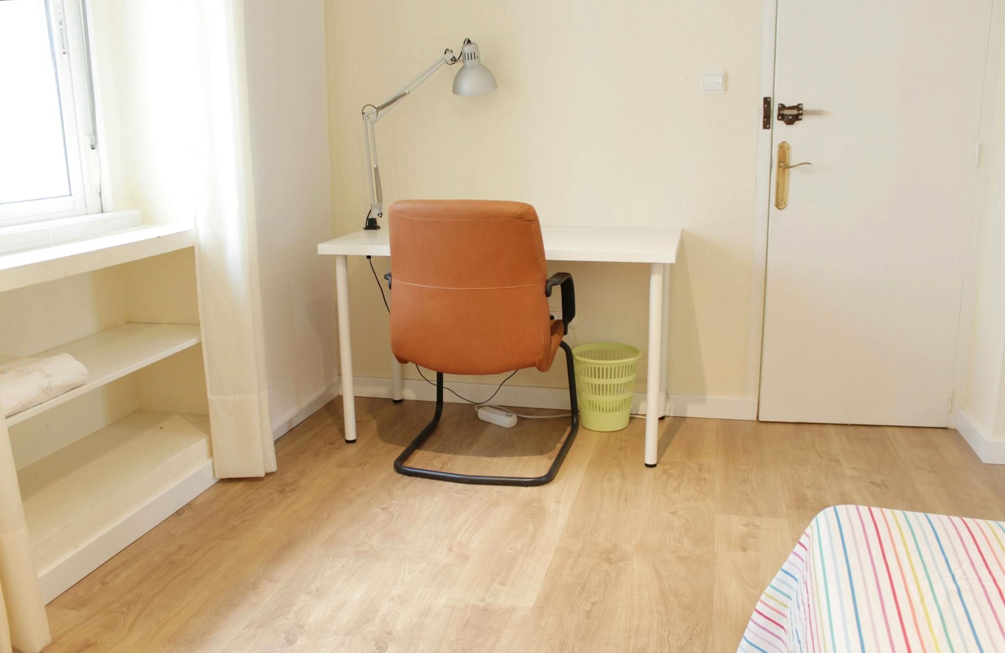 Bedroom of Flat to share in  Sevilla Capital  with Furnished, Washing machine and TV