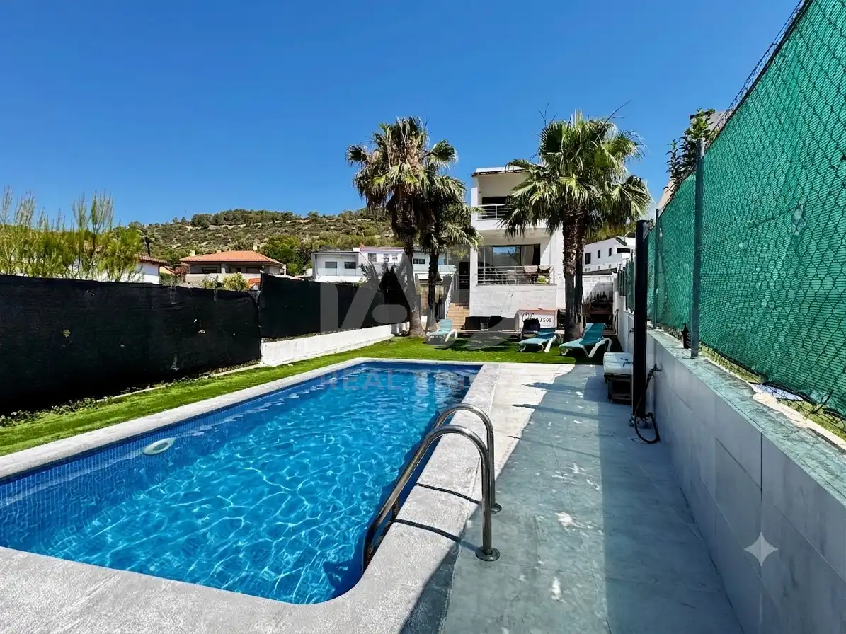 Piscina de Casa o xalet en venda en Sant Pere de Ribes amb Aire condicionat, Calefacció i Piscina