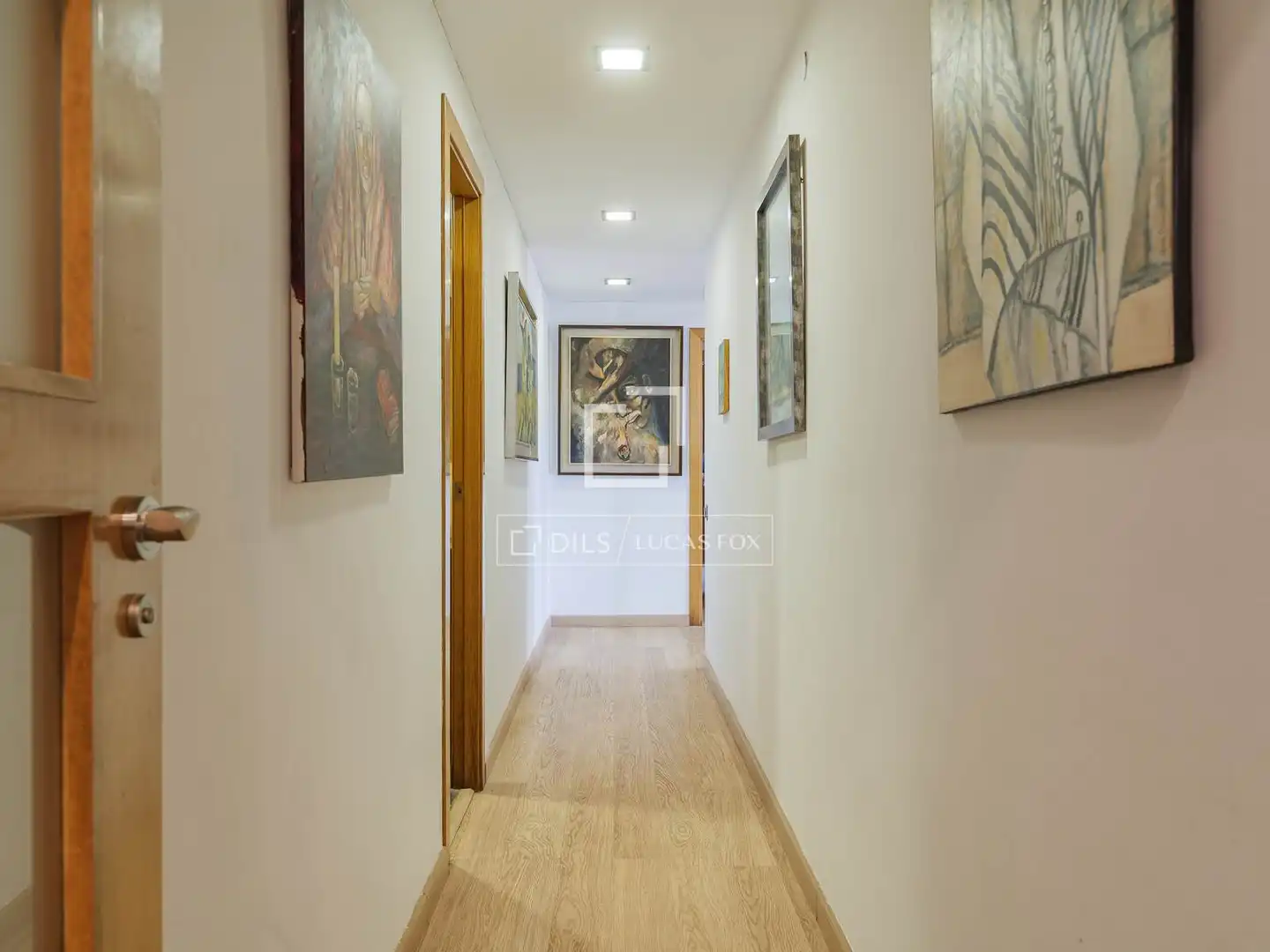 Wohnung zum Verkauf in Barcelona mit Klimaanlage, Terrasse und Abstellraum
