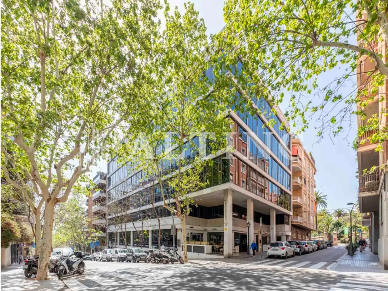 Vista exterior de Oficina de alquiler en Barcelona con Calefacción