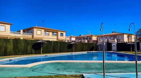 Foto 2 de Casa adosada en venta en Lugar Urbanización la Florida, La Florida, Orihuela