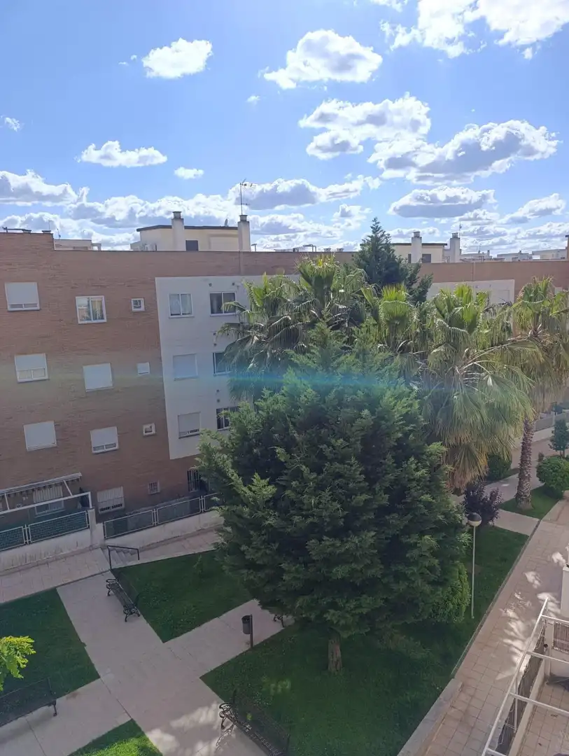 Vista exterior de Piso en venta en Badajoz con Trastero y Piscina comunitaria
