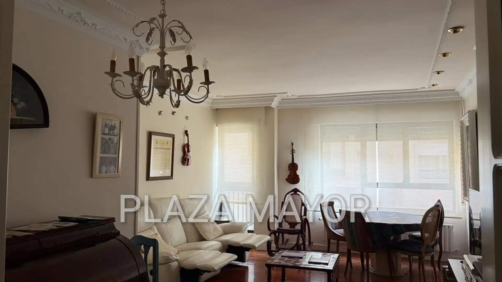 Living room of Flat for sale in Salamanca Capital  with Heating, Storage room and Furnished