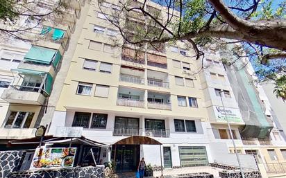 Exterior view of Flat for sale in  Santa Cruz de Tenerife Capital  with Air Conditioner