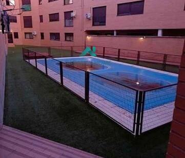 Piscina de Pis en venda en Las Ventas de Retamosa amb Jardí privat, Traster i Piscina comunitària