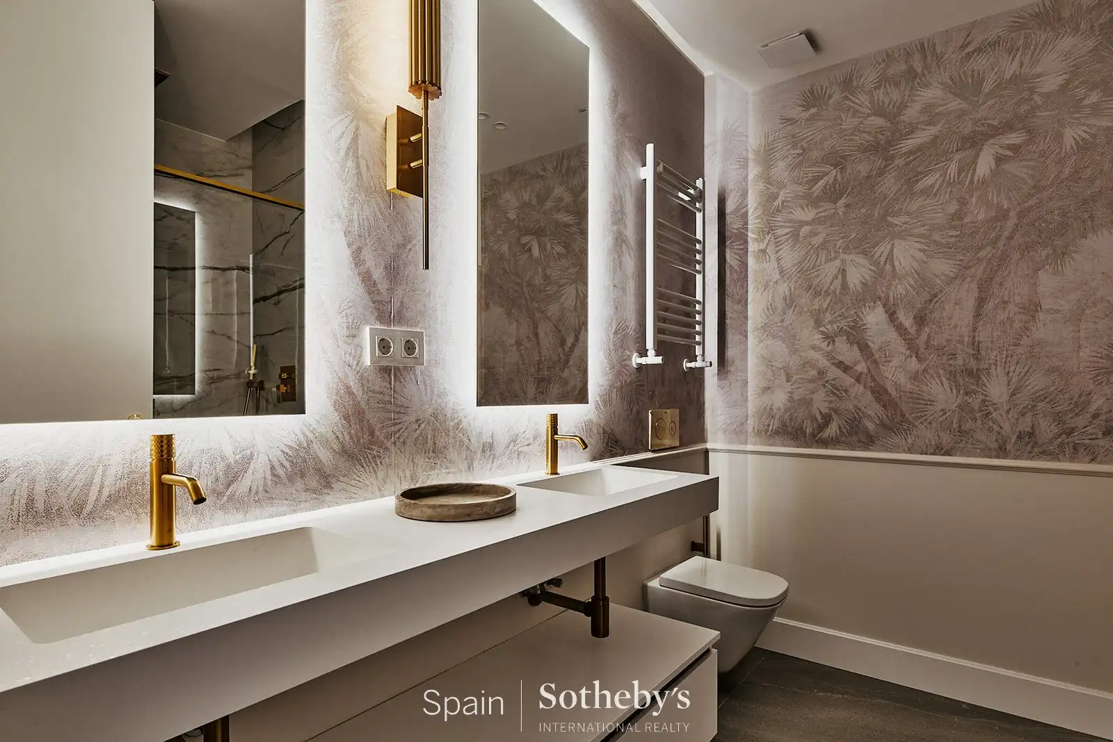 Bany de Apartament en venda en Madrid amb Aire condicionat i Terrassa