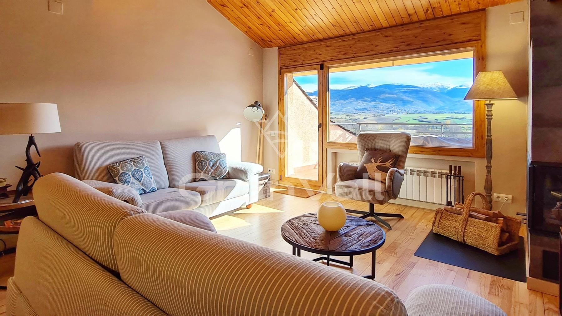 Sala de estar de Dúplex en venta en Puigcerdà con Calefacción, Jardín privado y Terraza