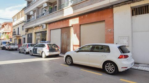 Local en bruto situado junto a la Avenida principal