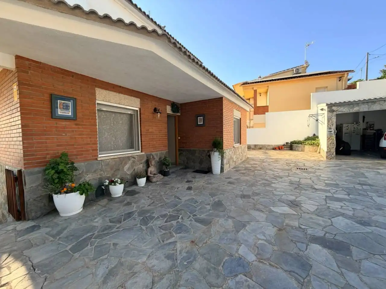 Exterior view of Houses for sale in Rubí  with Heating, Terrace and Swimming Pool