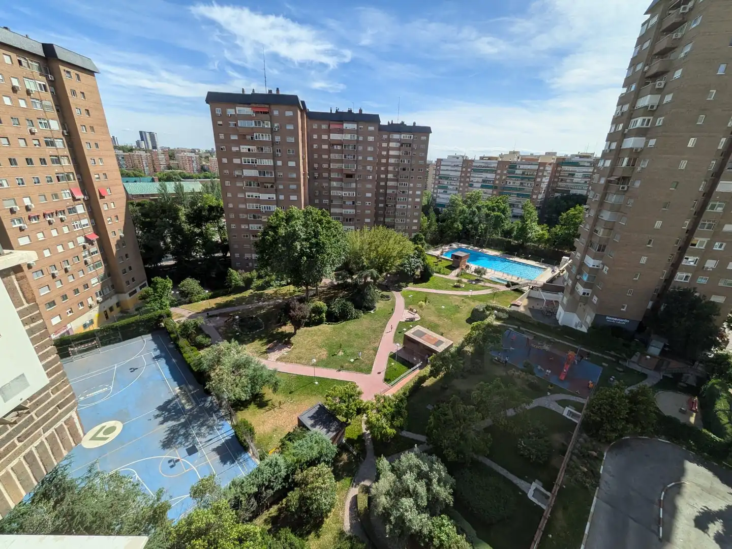 Vista exterior de Piso en venta en Madrid con Aire acondicionado, Calefacción y Terraza