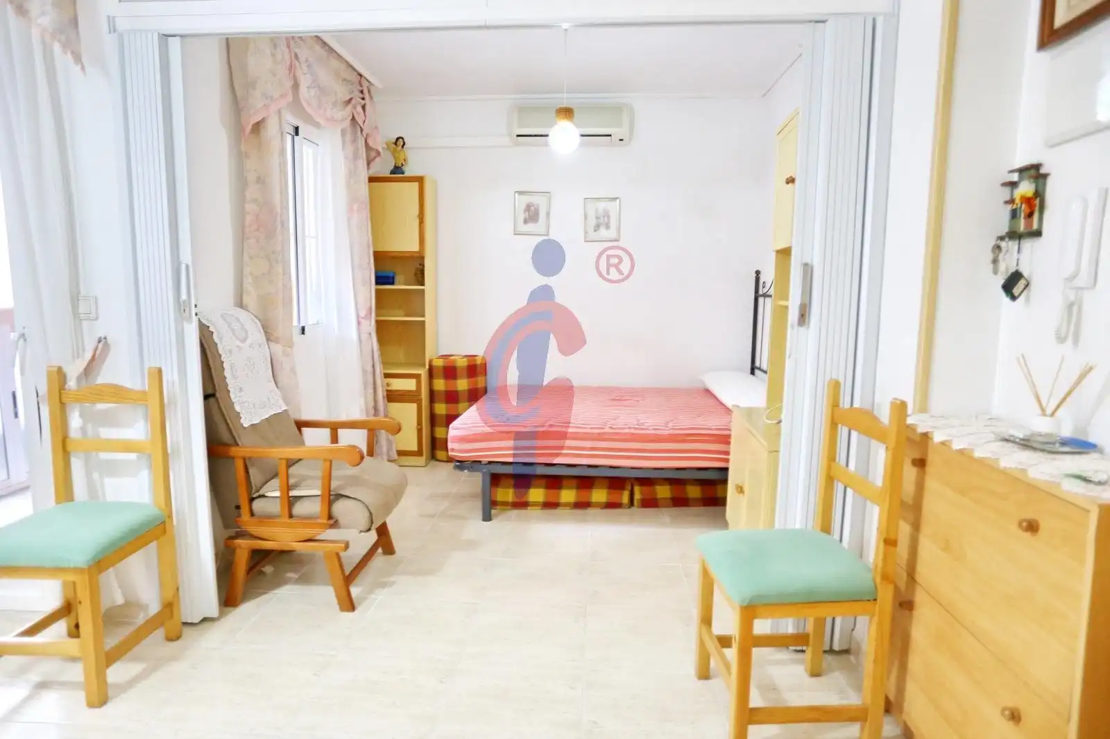 Dormitori de Estudi en venda en Guardamar del Segura amb Terrassa, Moblat i Piscina comunitària