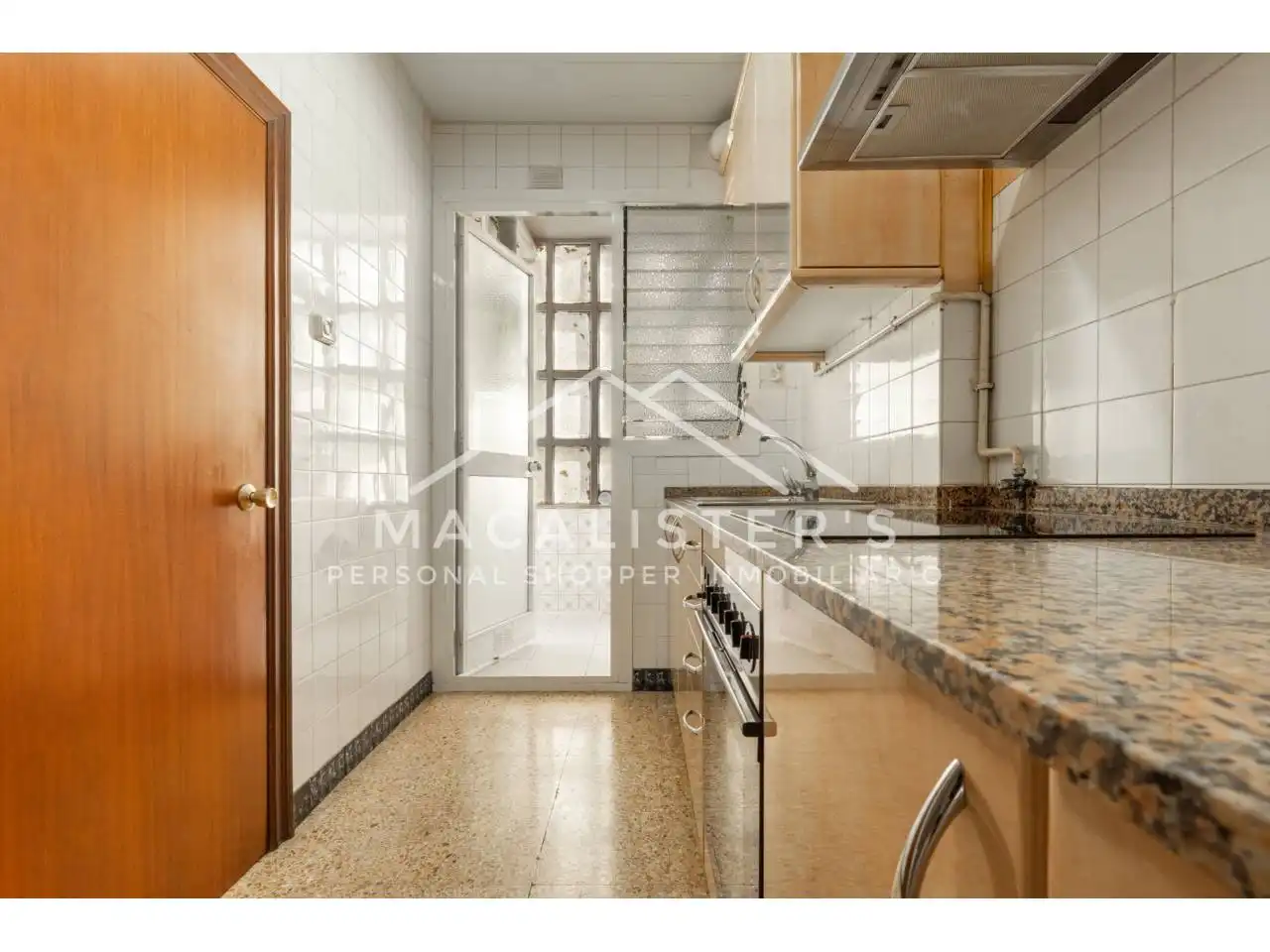 Kitchen of Flat for sale in Barcelona  with Air Conditioner and Balcony