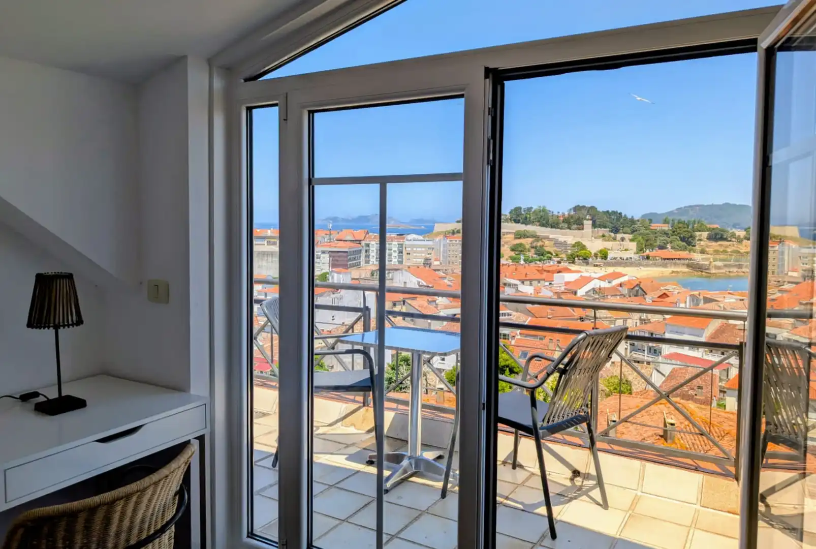Bedroom of Attic for rent in Baiona  with Furnished, Balcony and Community pool