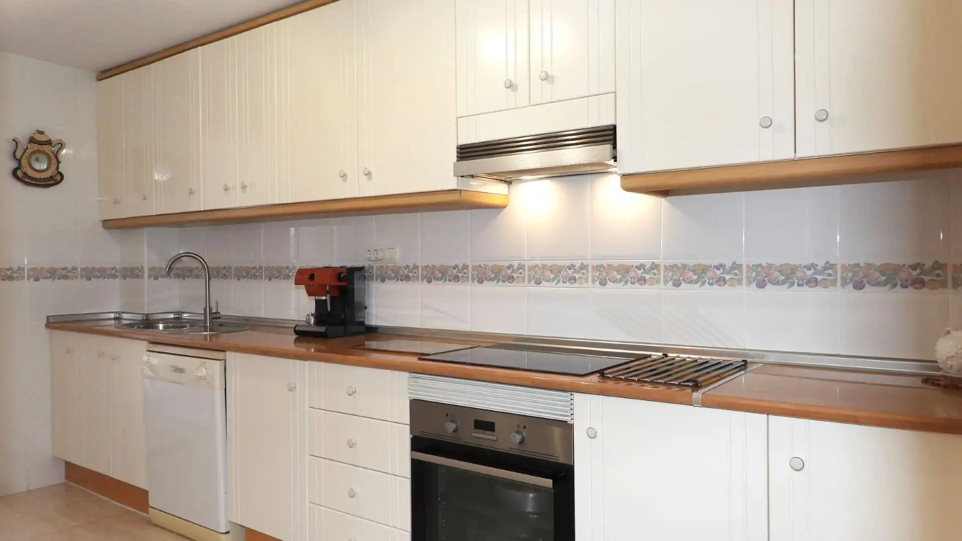 Cocina de Piso en venta en La Manga del Mar Menor con Calefacción, Terraza y Amueblado