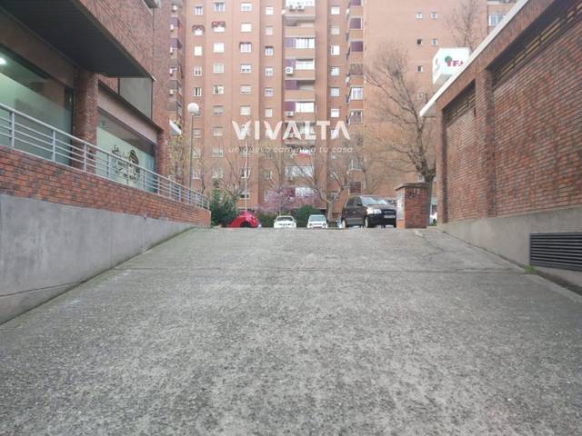 Garaje en Venta en antonio mairena en Palomeras Sureste