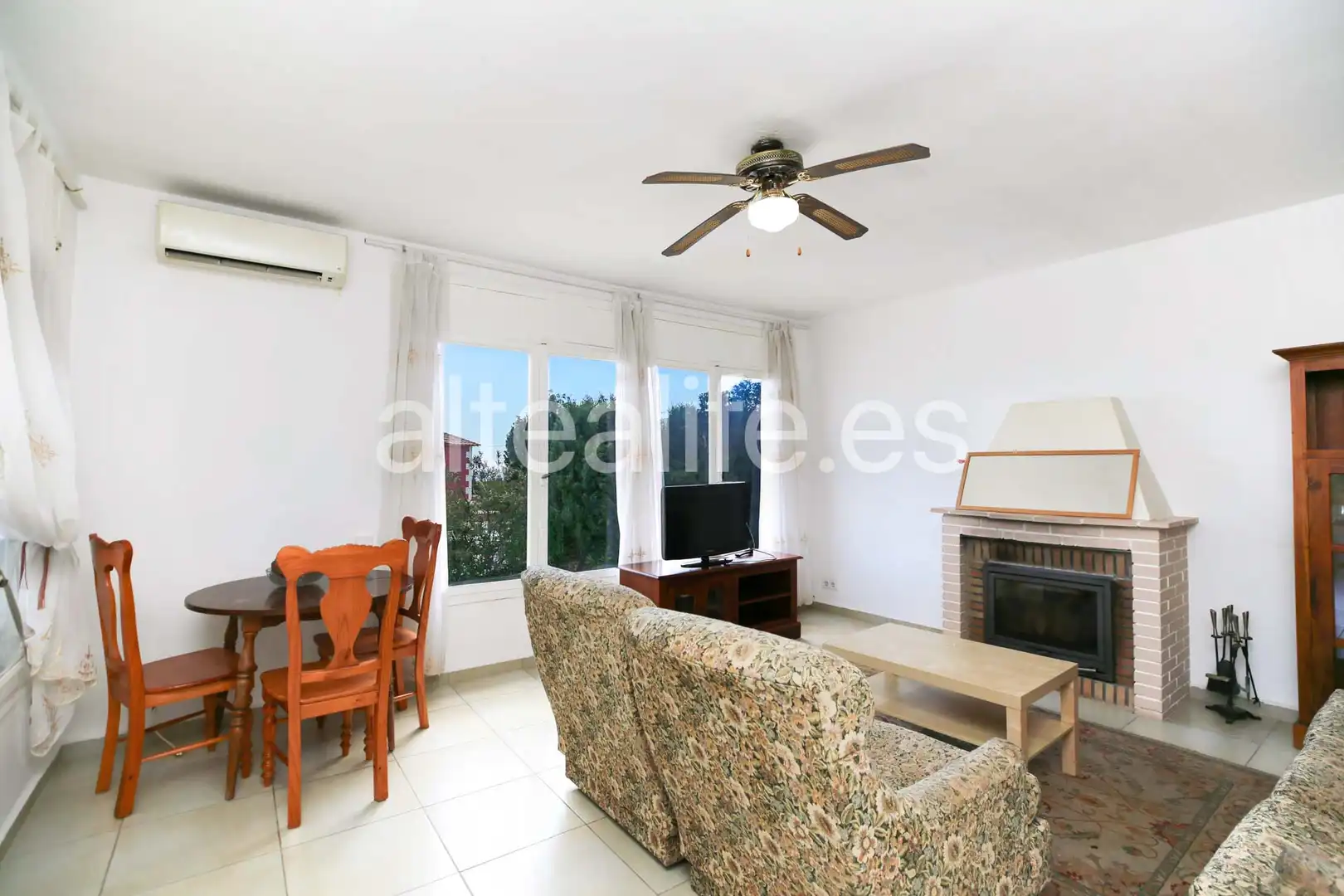Sala de estar de Casa o chalet en venta en La Nucia con Aire acondicionado, Jardín privado y Terraza