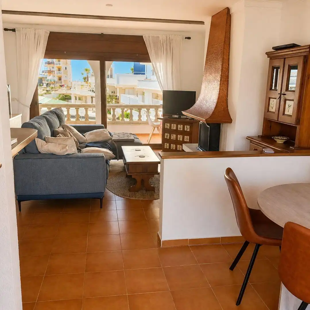 Sala d'estar de Casa adosada de lloguer en Empuriabrava amb Terrassa, Moblat i Balcó