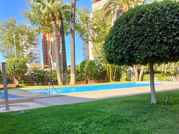 Bajo con piscina en venta en Playa de Levante