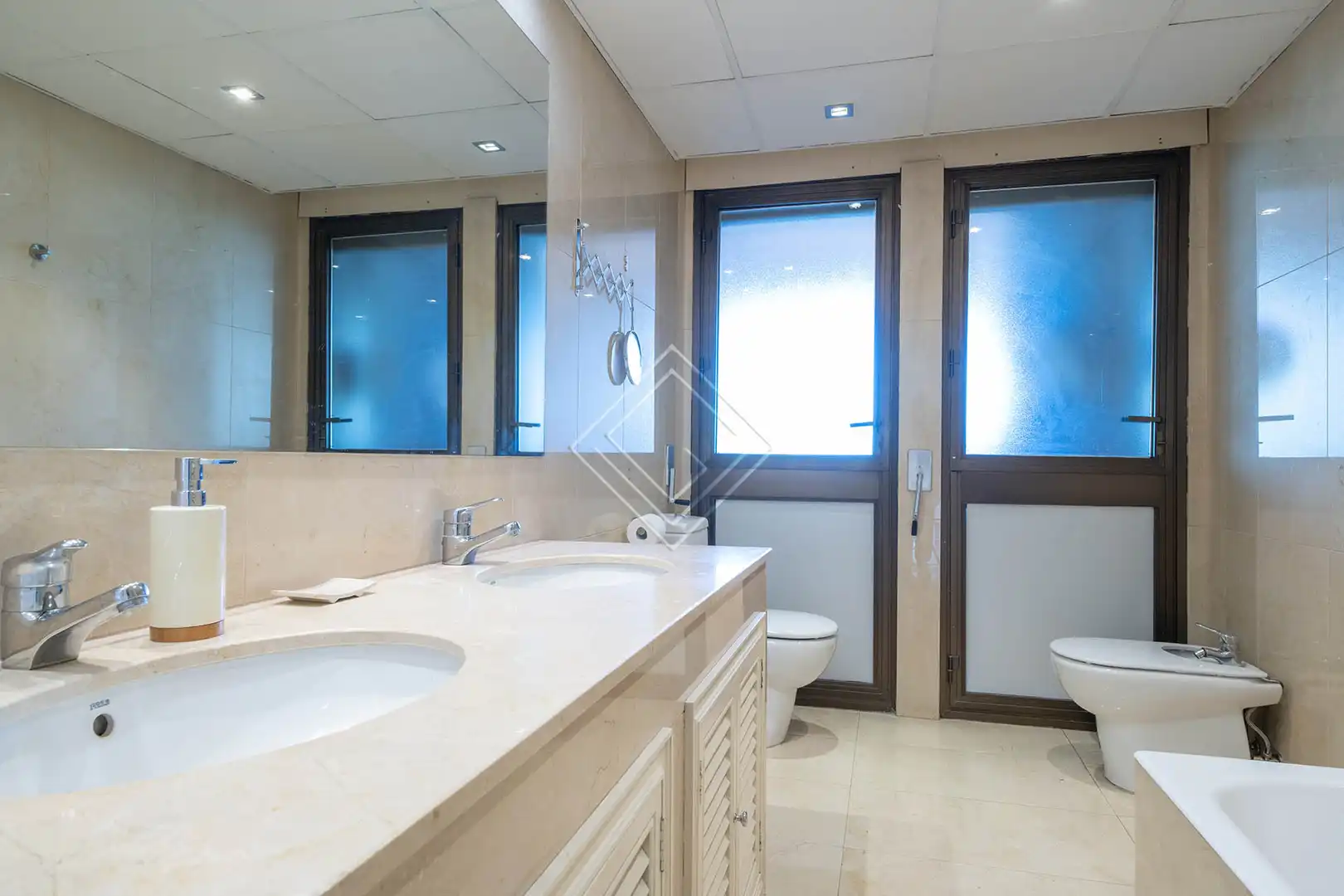 Baño de Casa o chalet en venta en Madrid con Aire acondicionado, Calefacción y Jardín privado