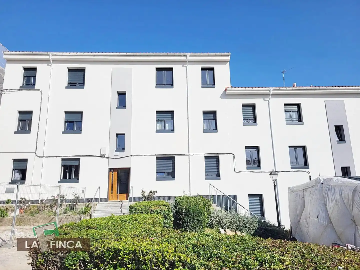 Vista exterior de Piso en venta en Oviedo 