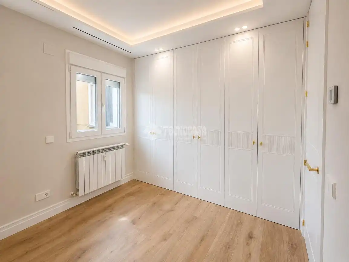 Schlafzimmer von Wohnung zum Verkauf in Madrid mit Klimaanlage, Heizung und Terrasse