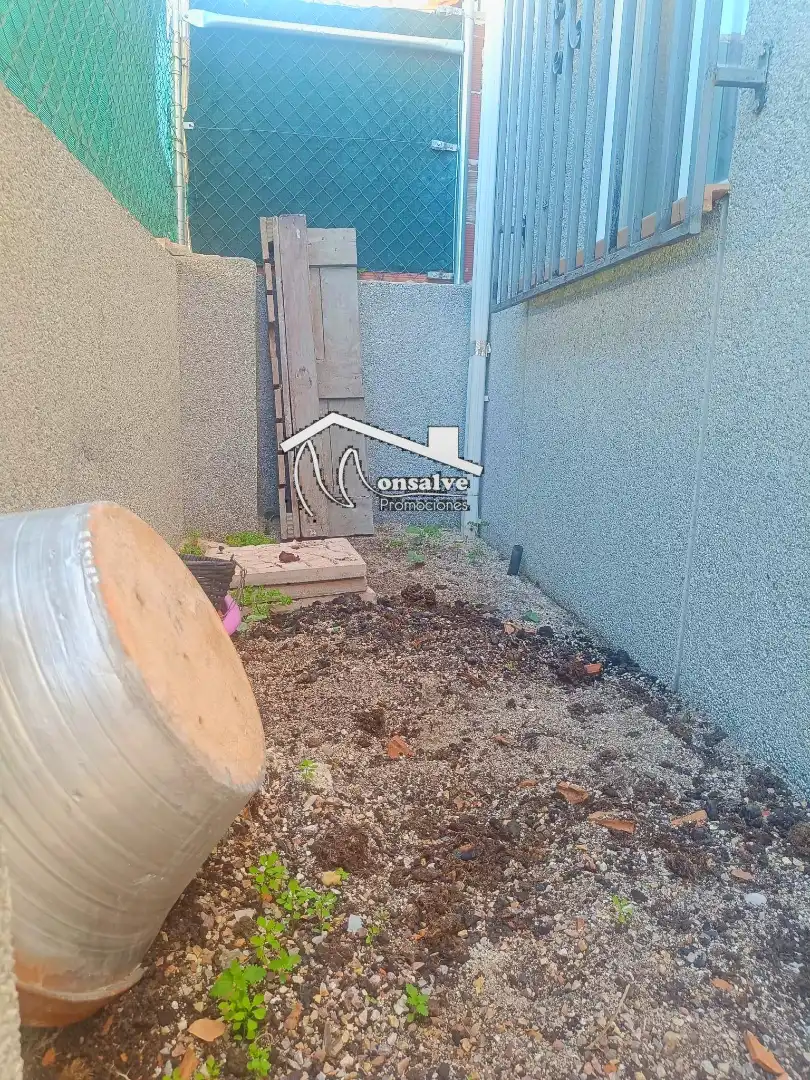 Casa adosada en venta en Camarenilla con Calefacción