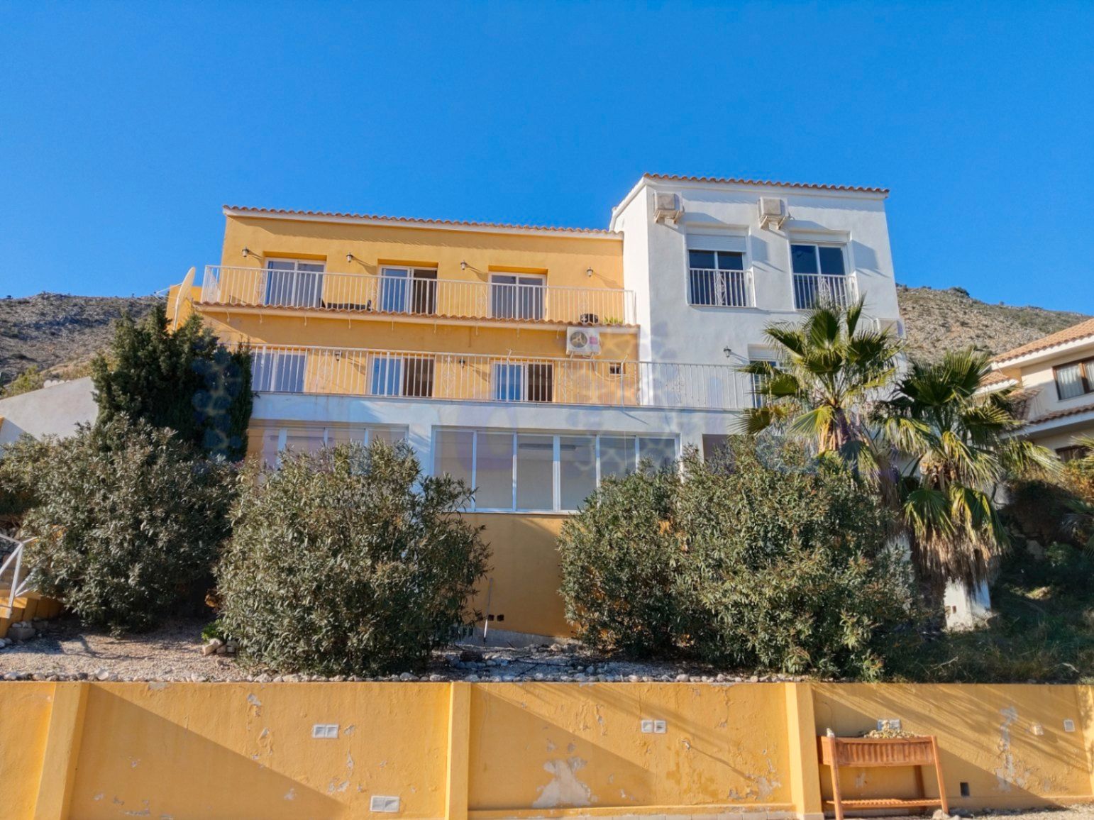 Exterior view of House or chalet for sale in Callosa d'En Sarrià  with Air Conditioner, Heating and Private garden