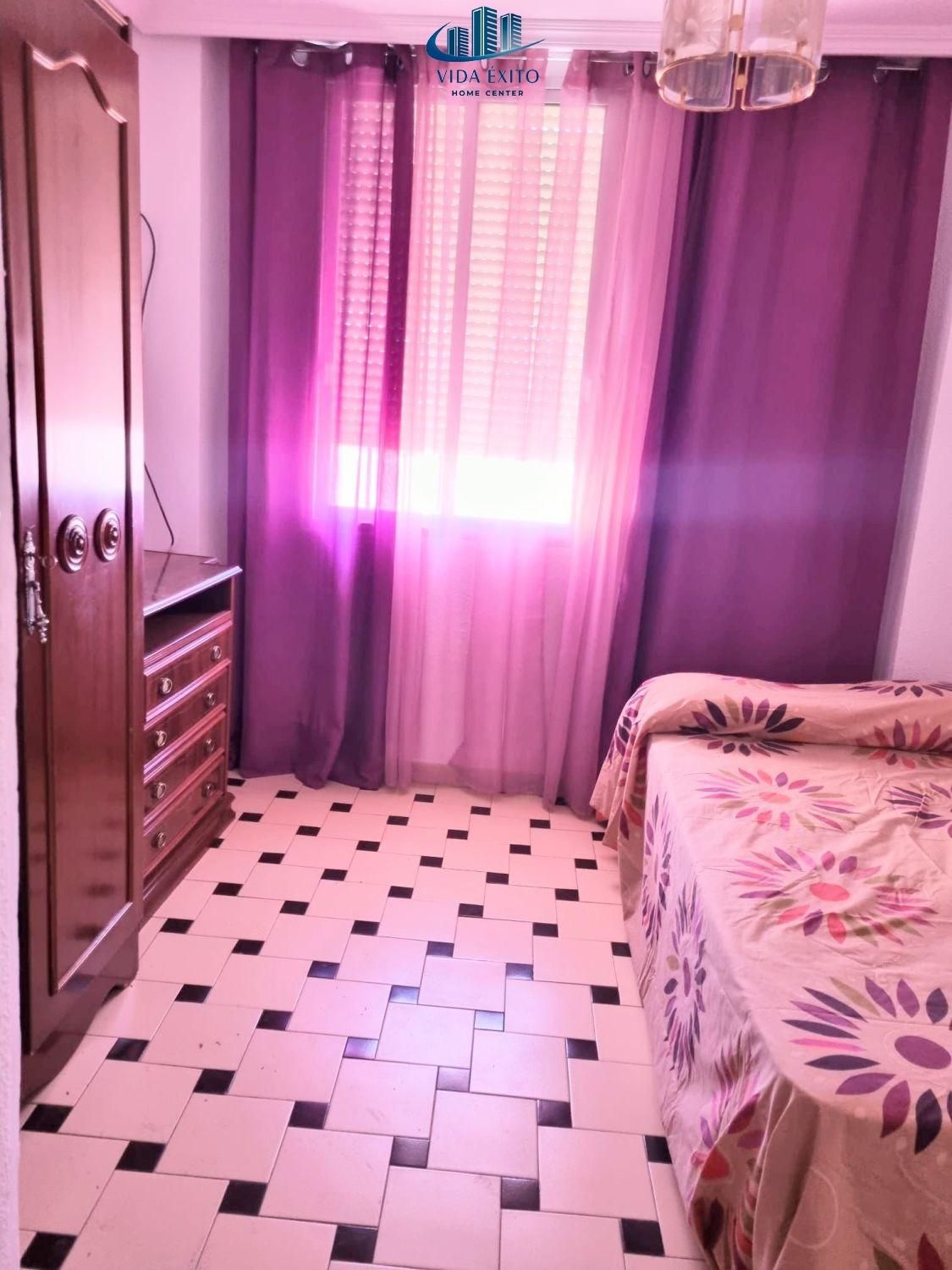 Habitación de Piso en venta en  Jaén Capital con Terraza y Trastero