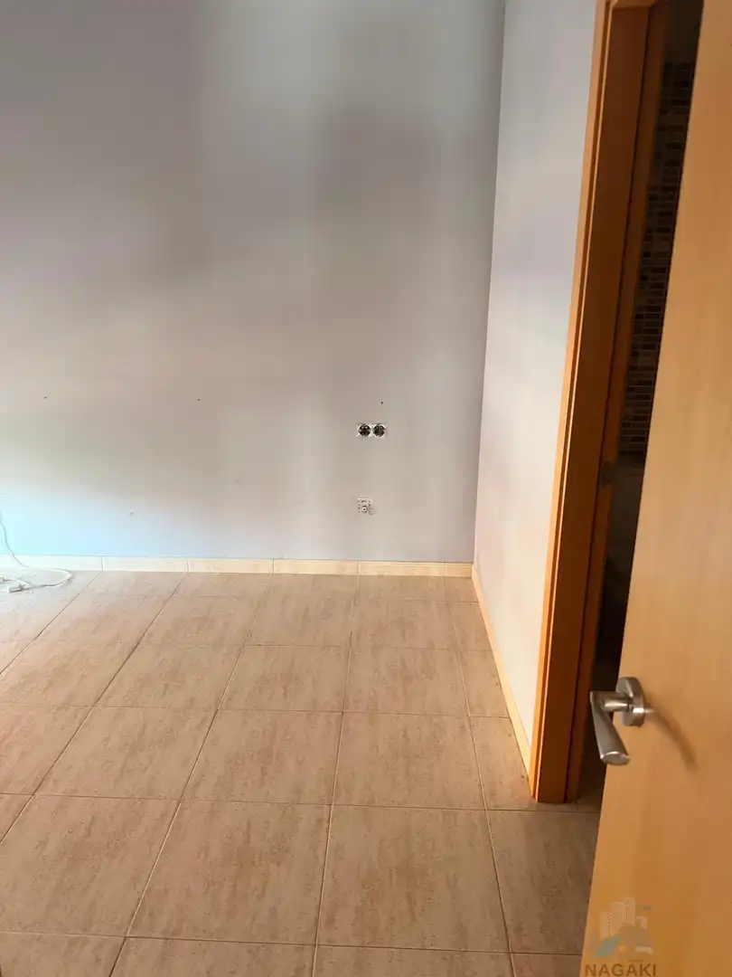 Wohnung zum Verkauf in Salt mit Klimaanlage und Heizung
