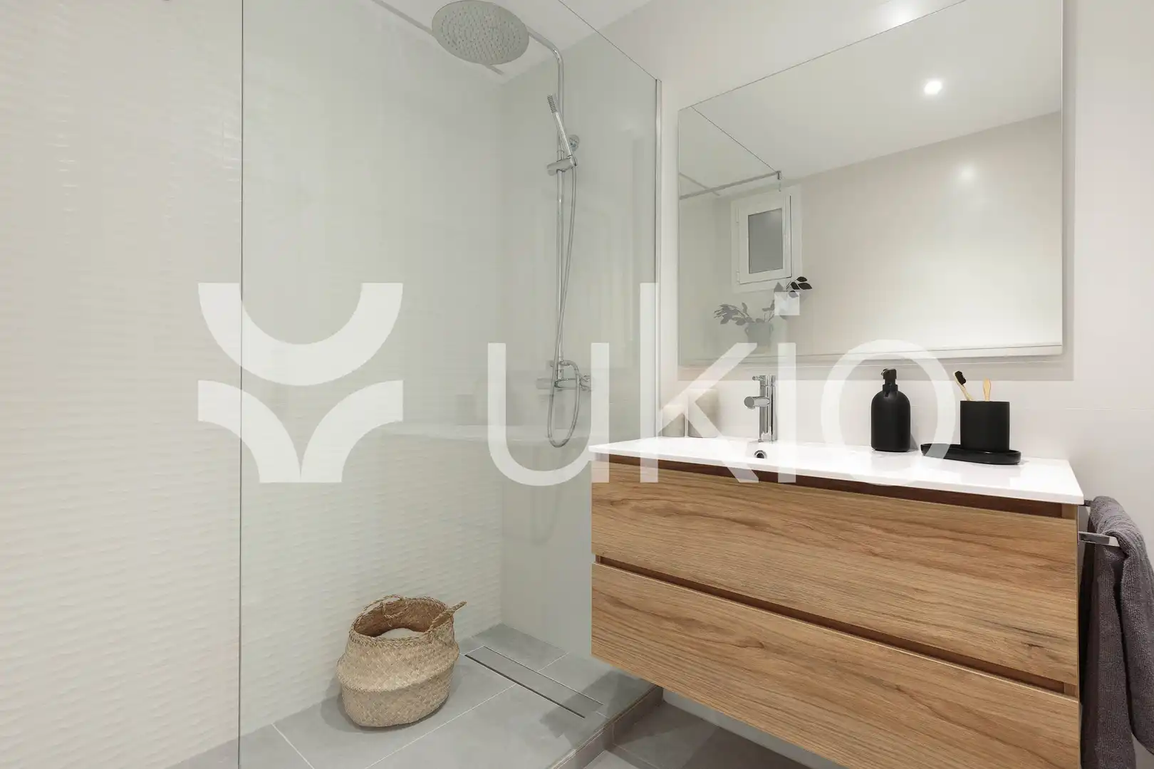 Badezimmer von Wohnungen zur Miete in Barcelona mit Klimaanlage, Heizung und Terrasse