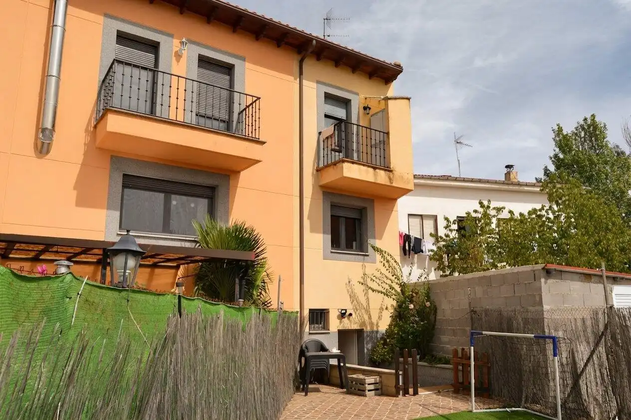 Vista exterior de Casa o chalet en venta en Valverde de la Virgen