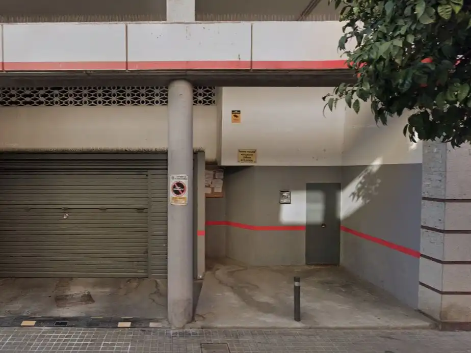 Aparcament de Garatge de lloguer en Santa Coloma de Gramenet