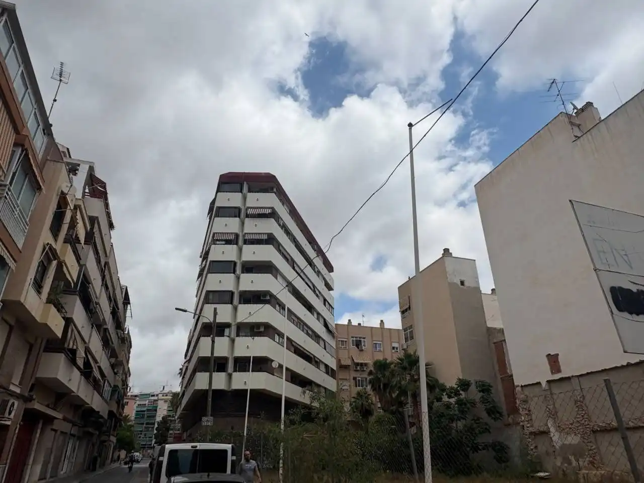 Vista exterior de Pis en venda en Alicante / Alacant amb Aire condicionat i Balcó