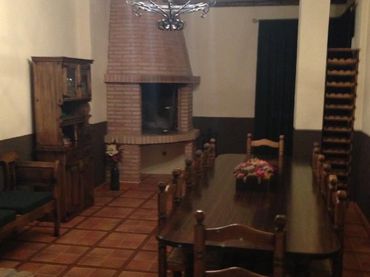 Casa amb balcó en venda a Tomelloso