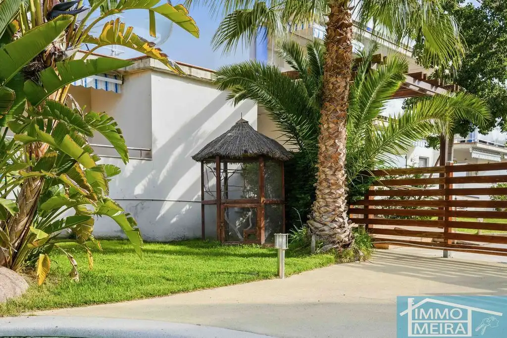 Vista exterior de Apartamento en venta en Roses con Aire acondicionado, Calefacción y Terraza
