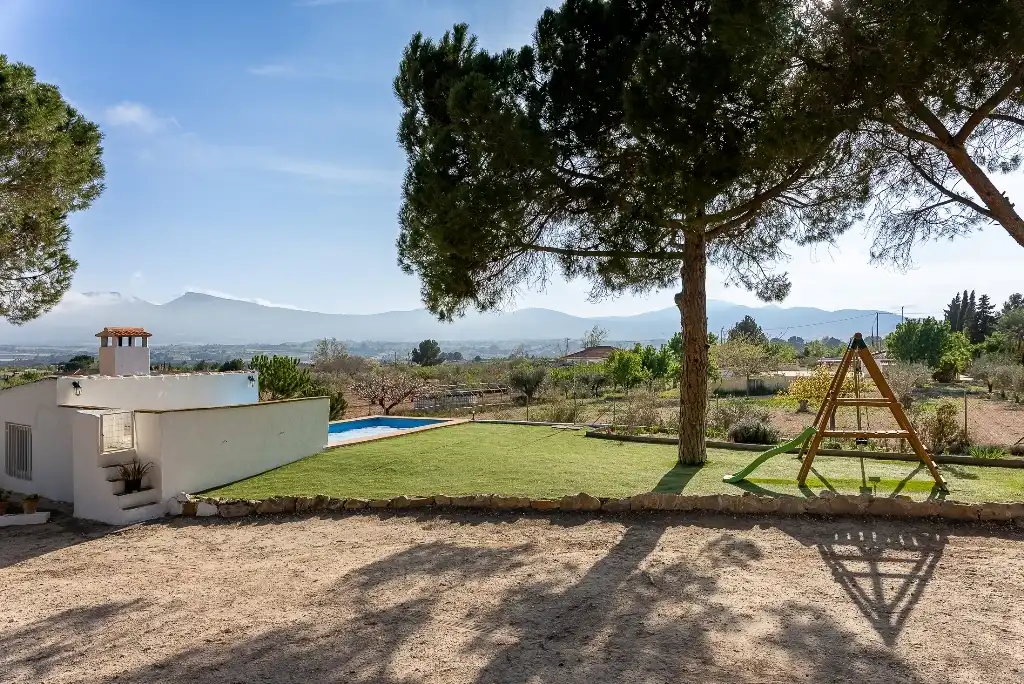 Jardín de Casa o chalet en venta en Castalla con Jardín privado, Piscina y Amueblado