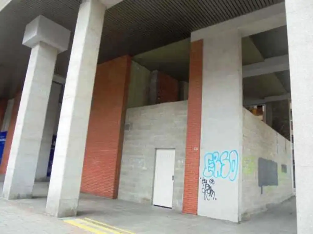 Local comercial en venta en Calle de San Vicente 5, imagen 4