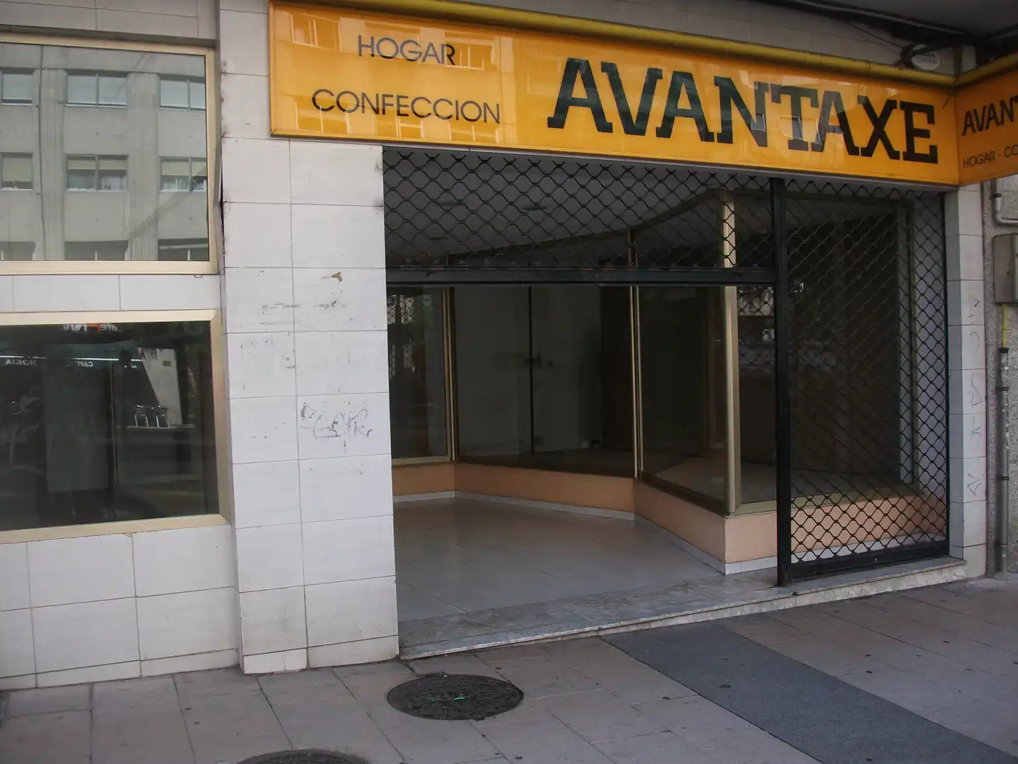 Vista exterior de Local en venta en Vigo 
