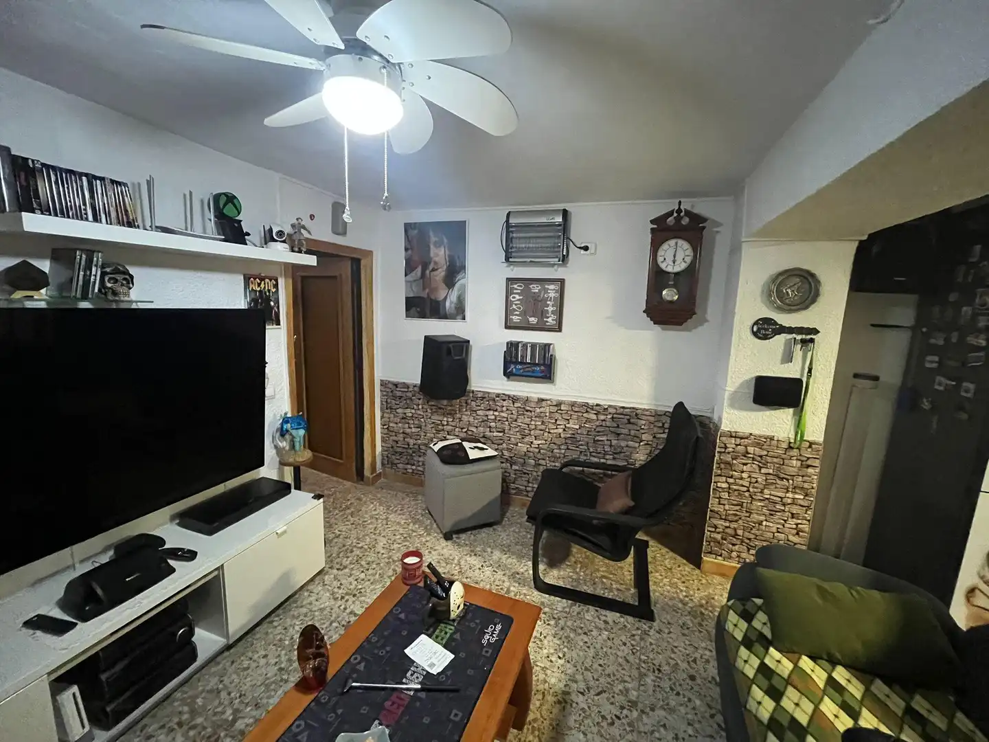 Sala d'estar de Casa adosada en venda en El Molar (Tarragona) amb Calefacció i Terrassa