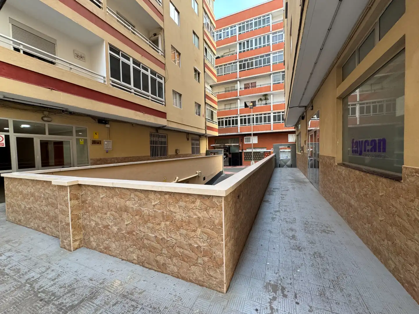 Vista exterior de Piso en venta en Telde con Balcón
