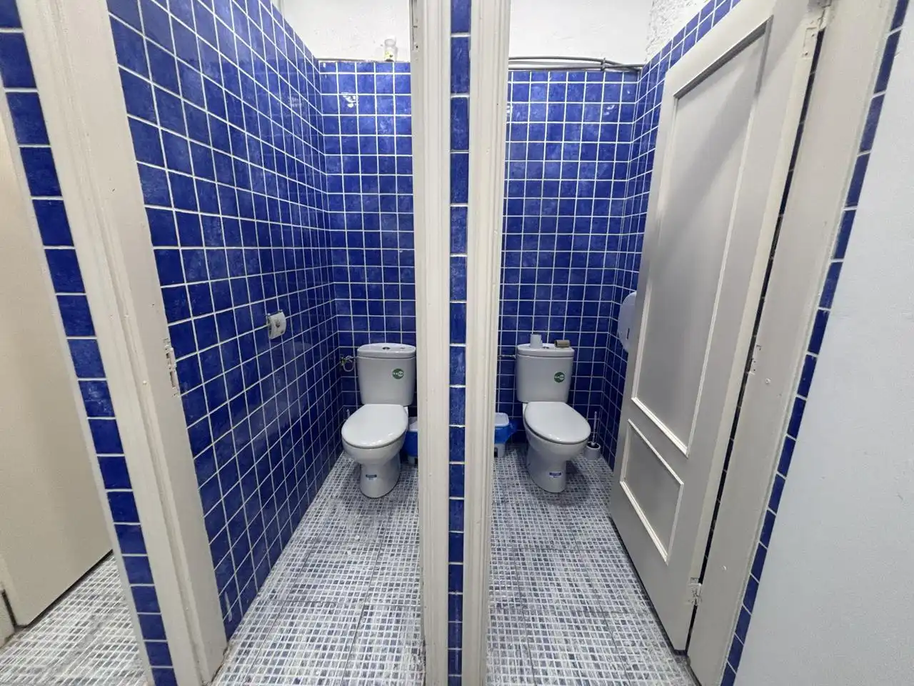 Bathroom of Commercial properties for rent in Arona
