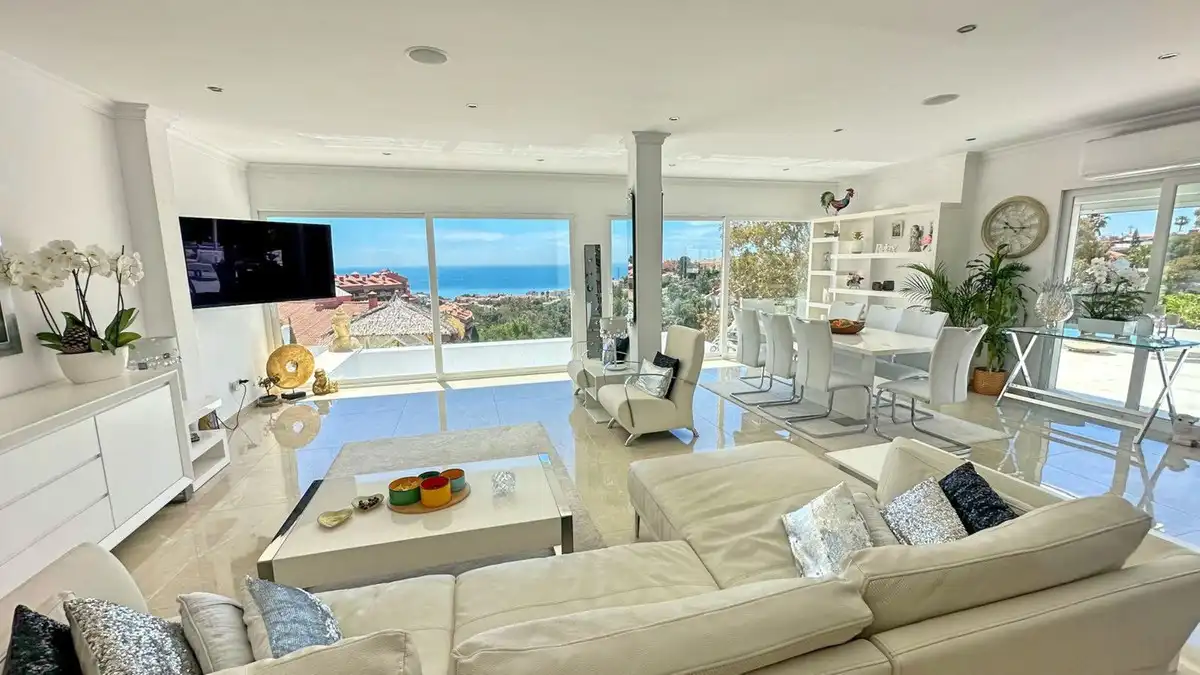 Living room of Houses for sale in Fuengirola  with Air Conditioner, Terrace and Furnished