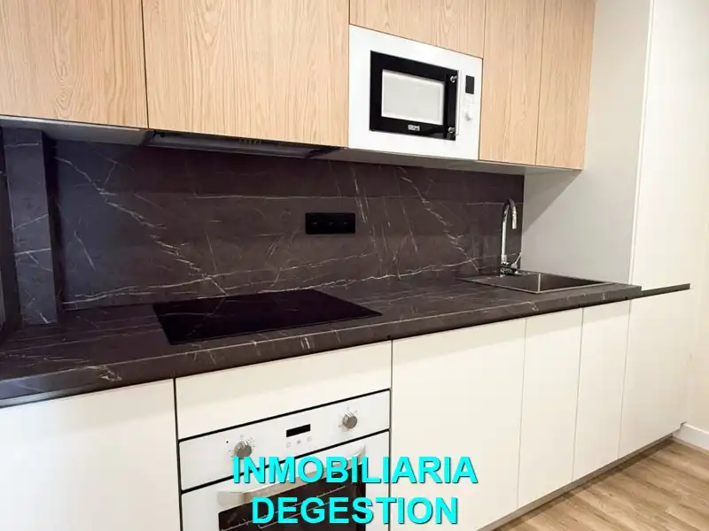 Cuina de Pis de lloguer en Linares amb Aire condicionat, Calefacció i Terrassa