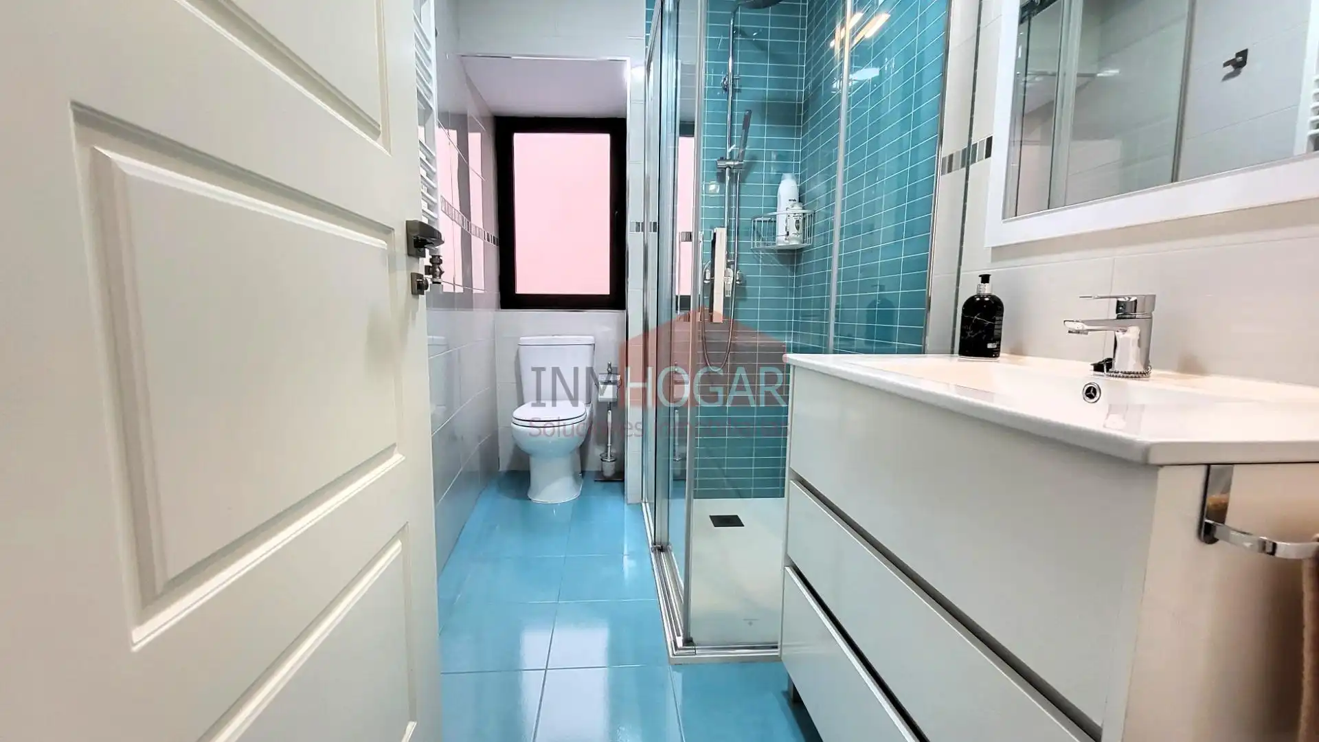 Baño de Piso en venta en Ávila con Calefacción, Trastero y Balcón