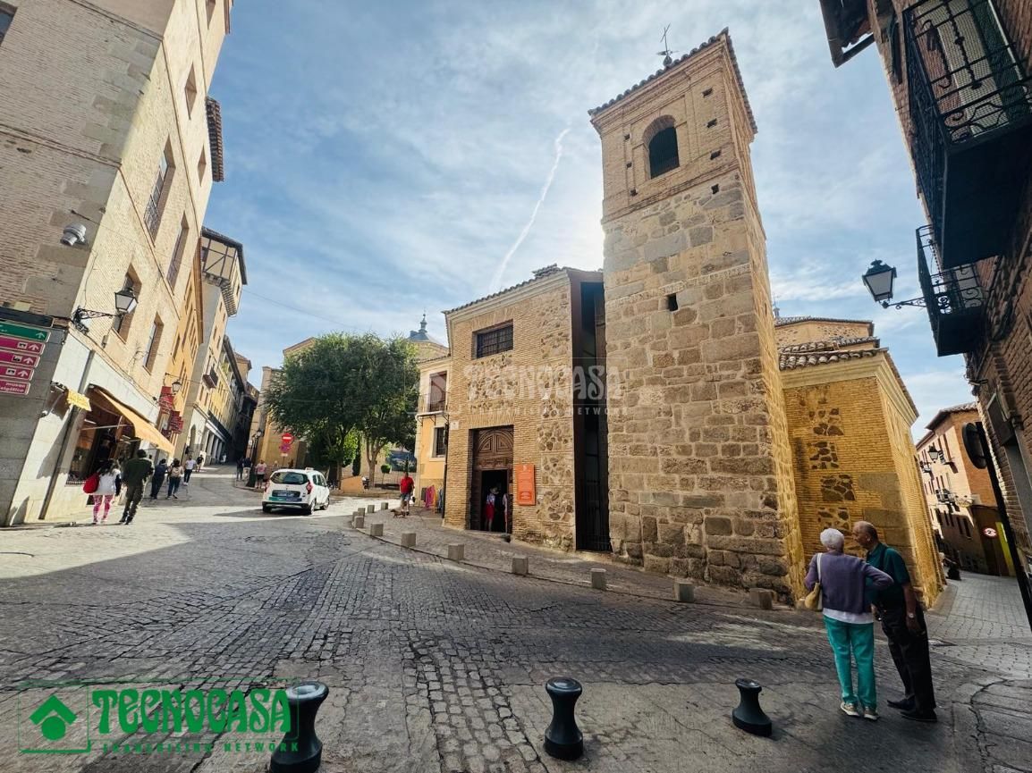 Vista exterior de Pis en venda en  Toledo Capital amb Calefacció i Moblat