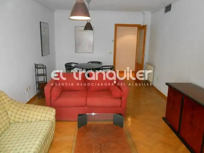 Living room of Flat for rent in Madrid  with Air Conditioner, Parquet flooring and Swimming Pool