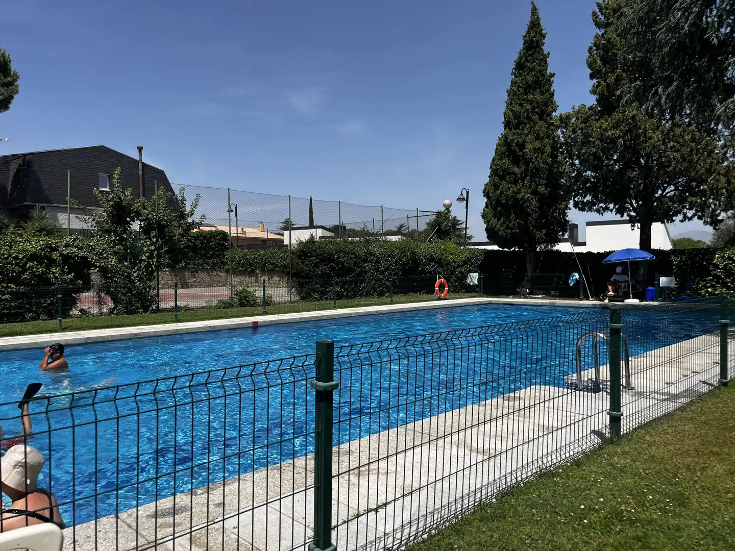 Piscina de Pis de lloguer en Galapagar amb Calefacció, Parquet i Terrassa