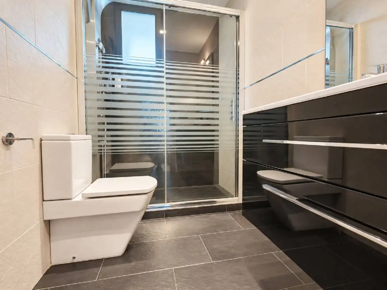 Bathroom of Flat for sale in Sant Julià de Ramis  with Air Conditioner, Heating and Balcony
